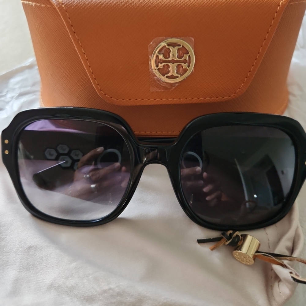 Black Sunglasses with Case